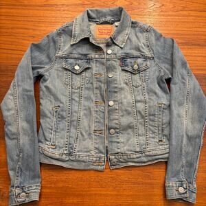 Levi's Women's Medium Wash Jean Jacket size Medium